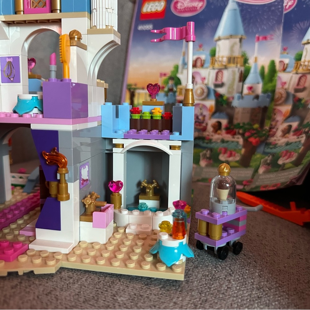 LEGO Disney Princess Cinderella Enchanted Castle Set - Blue and Pink - 41055 - Picture 12 of 14